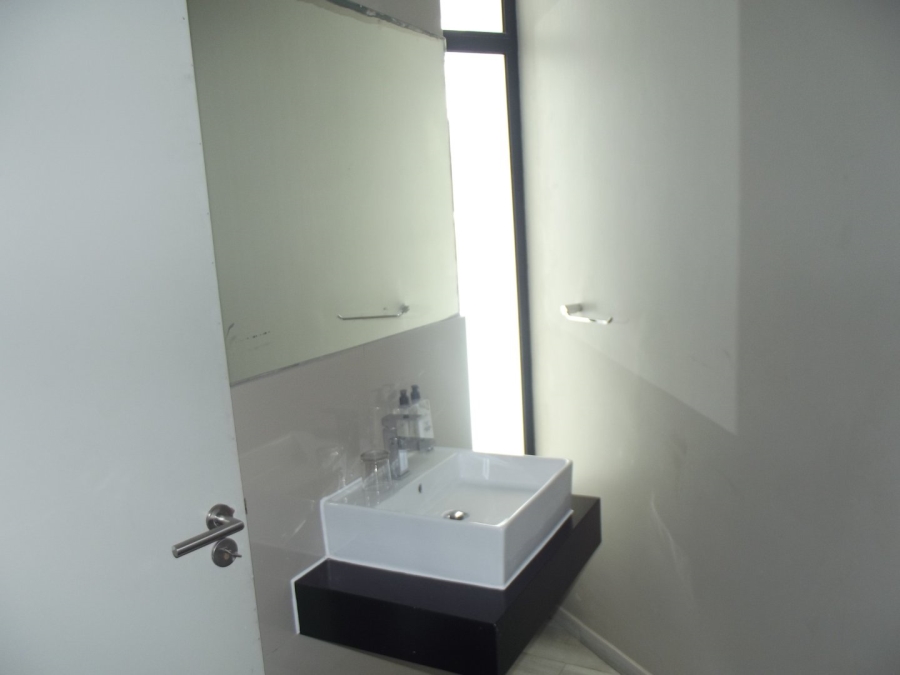 1 Bedroom Property for Sale in Waves Edge Western Cape